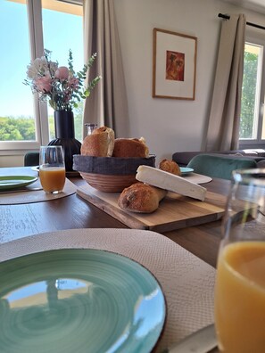 Dining - Vrbo Property (Meyrals)