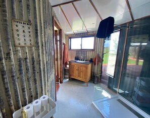 Huisje, 1 slaapkamer, roken, balkon | Badkamer