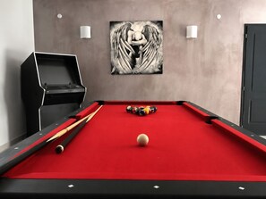Games room - Vrbo Property (Langlade)