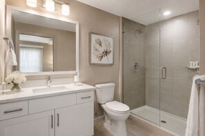 Classic Room | Bathroom | Hair dryer, towels - The Queen City Hideaway (Toronto)