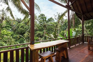 Signature Cabin, Hill View | Dining room - JoeWell Cabin  (Gianyar)