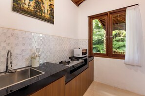 特色小屋, 山景 | 私人简易厨房 | 冰箱、微波炉、炉灶、厨具/餐具