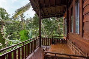 Terrace/patio - JoeWell Cabin  (Payangan)