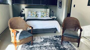 Apartamento luxo, vista para o jardim | Cortinas blackout, quartos à prova de som, ferros/tábuas de passar roupa