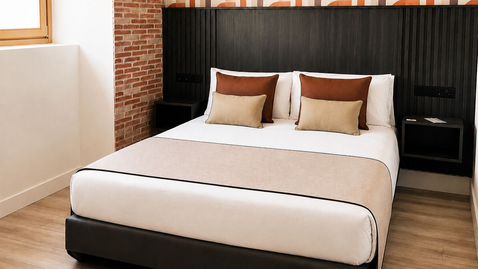 Habitación básica doble | Caja fuerte, cortinas opacas, wifi gratis y ropa de cama
