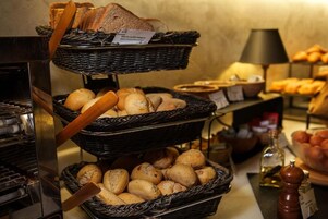 Desayuno buffet todos los días (con cargo)