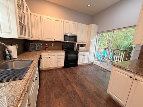 Charming 2-bedroom house in marvelous Knoxville