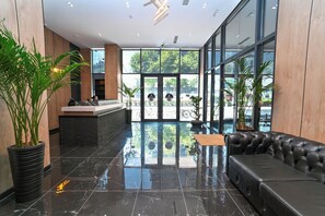 Reception - E-88 Hotel (Tirana)