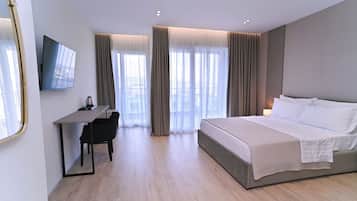 Chambre Double Supérieure, balcon | Coffres-forts dans les chambres, bureau