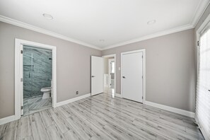 Bathroom - Lux Coastal 2-bedroom - Brigantine w/ Spacious layout & Bay View - Single story (Brigantine)
