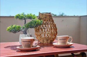 Outdoor dining - Vrbo Property (Olbia)
