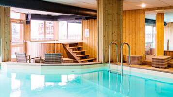 Apartment | Pool | Indoor pool, outdoor pool