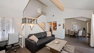 TV, fireplace, offices