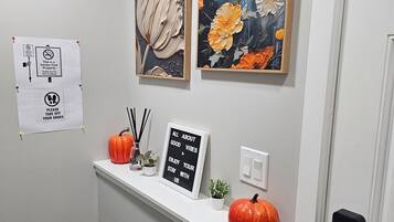 Room, 2 Bedrooms | Interior