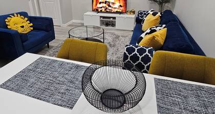 Room-cozy 2-bedroom Basement Suite You