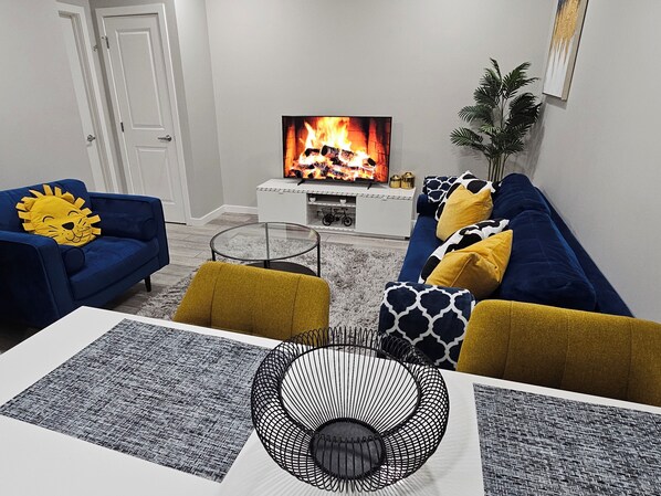 Living room - Room-cozy 2-bedroom Basement Suite You (Calgary)