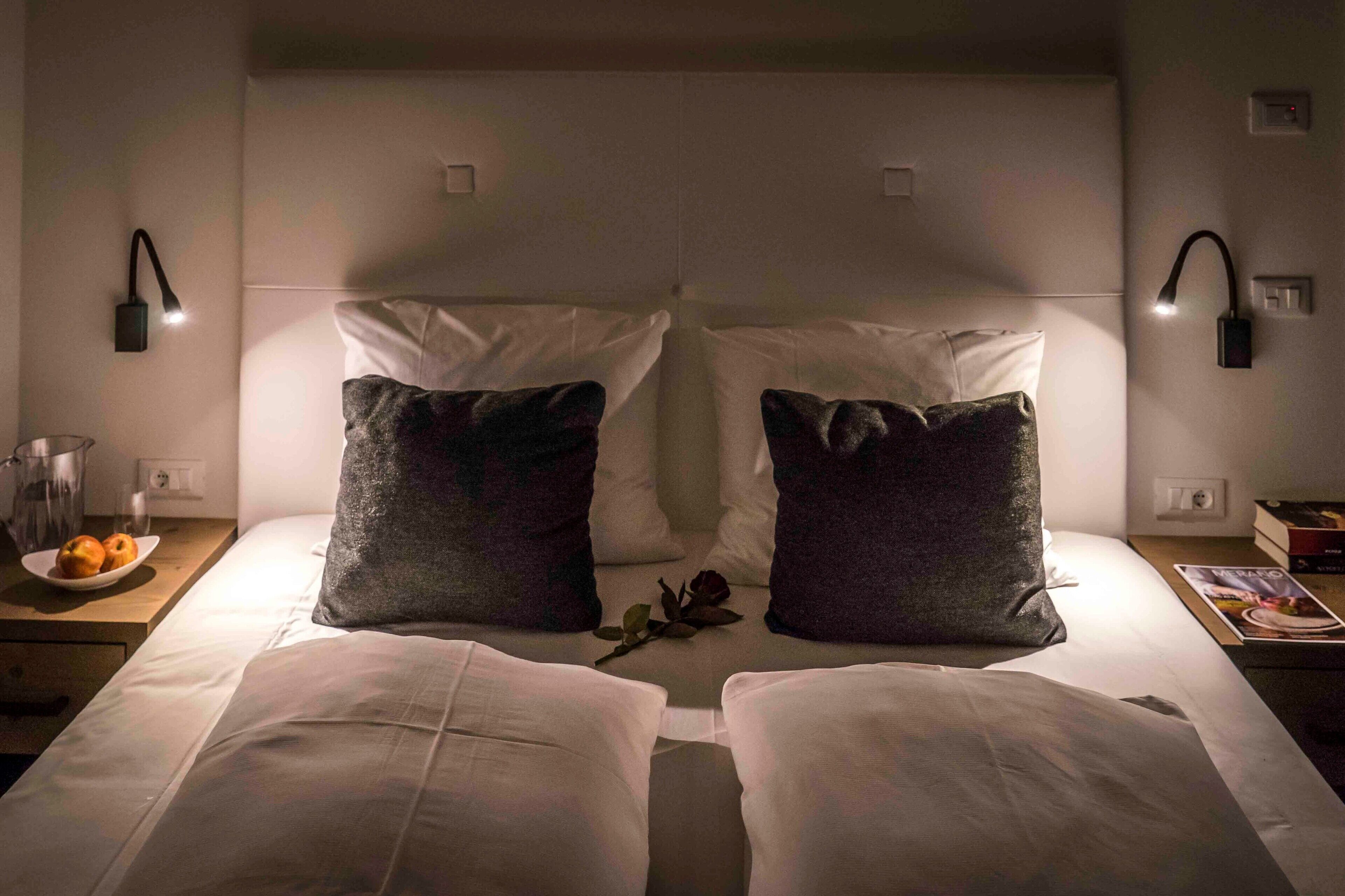 WiFi, bed sheets