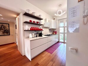 Private kitchen - Spacious Three-room apartment 95 m² connected to Central Station - Naviglio Martesana, Milan (Milano)