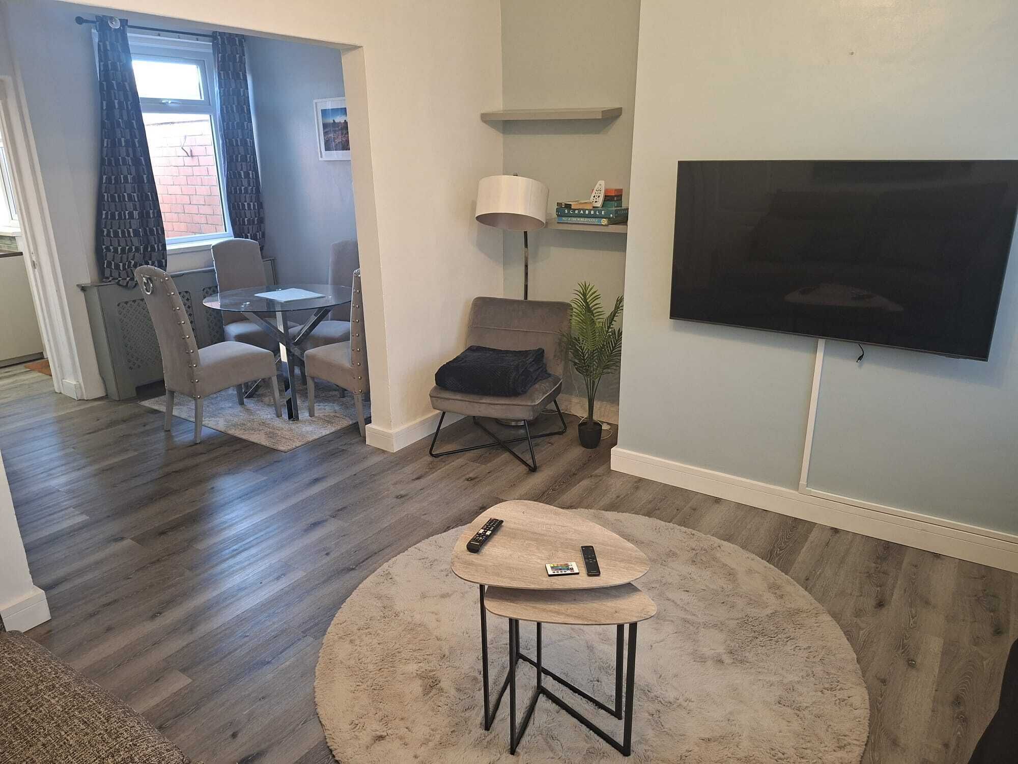 House, 2 Bedrooms, Terrace, City View | Living room