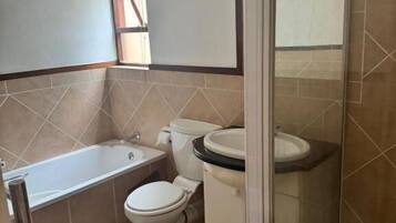 Apartamento, 2 quartos, para fumantes | Banheiro