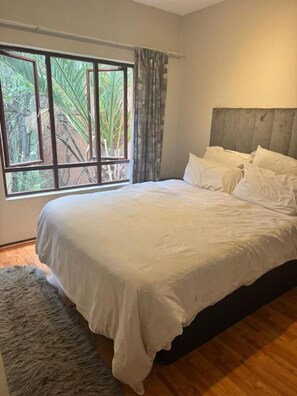 2 bedrooms - Sandton 2 bed Apartment (Johannesburg)