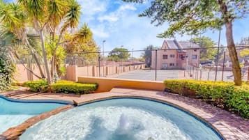 Appartement, 2 chambres, fumeurs | Piscine