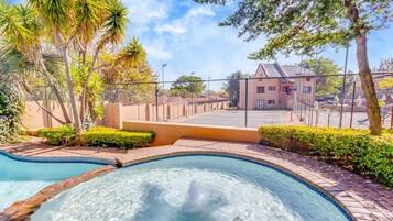 Apartamento, 2 habitaciones, fumadores | Piscina