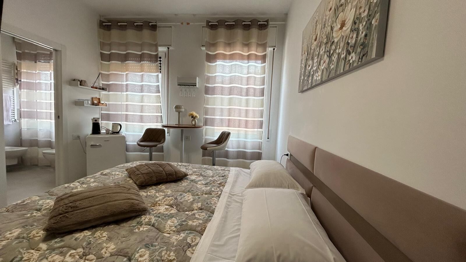 Suite Superior, vista cortile | Ferro/asse da stiro, Wi-Fi gratuito