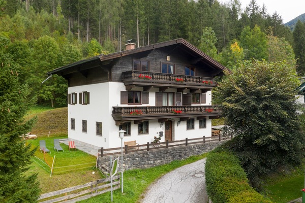Traditionelles Chalet Ferienhaus Hällbacher in Bad Gastein