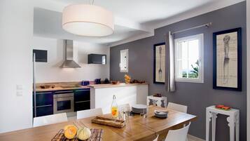 Villa | Dining