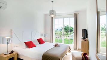 Villa | 3 bedrooms, individually furnished, iron/ironing board