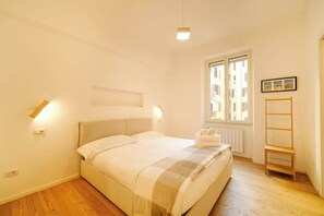 Bügeleisen/Bügelbrett, Reisekinderbett, WLAN, Bettwäsche