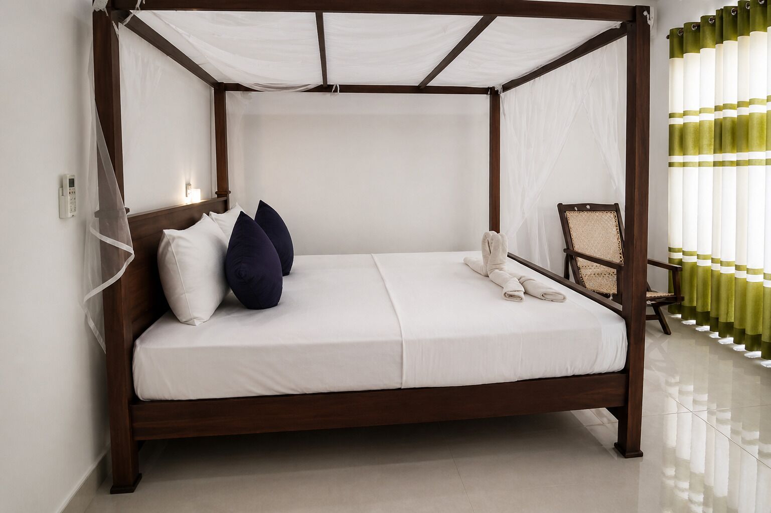 Premium bedding, iron/ironing board, free WiFi, bed sheets