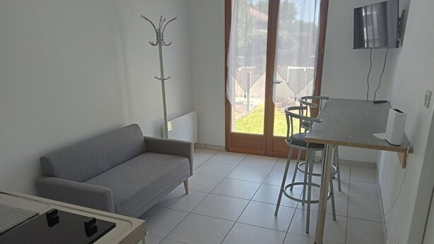 Living area - Studio for 2 people (La Rochefoucauld-en-Angoumois)