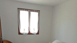 Room - Studio for 2 people (La Rochefoucauld-en-Angoumois)