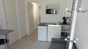 Interior - Studio for 2 people (La Rochefoucauld-en-Angoumois)