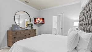 Unclassified image, 3 of 63, button - 6BR house sleeps 14 with private pool in davenport (Davenport)