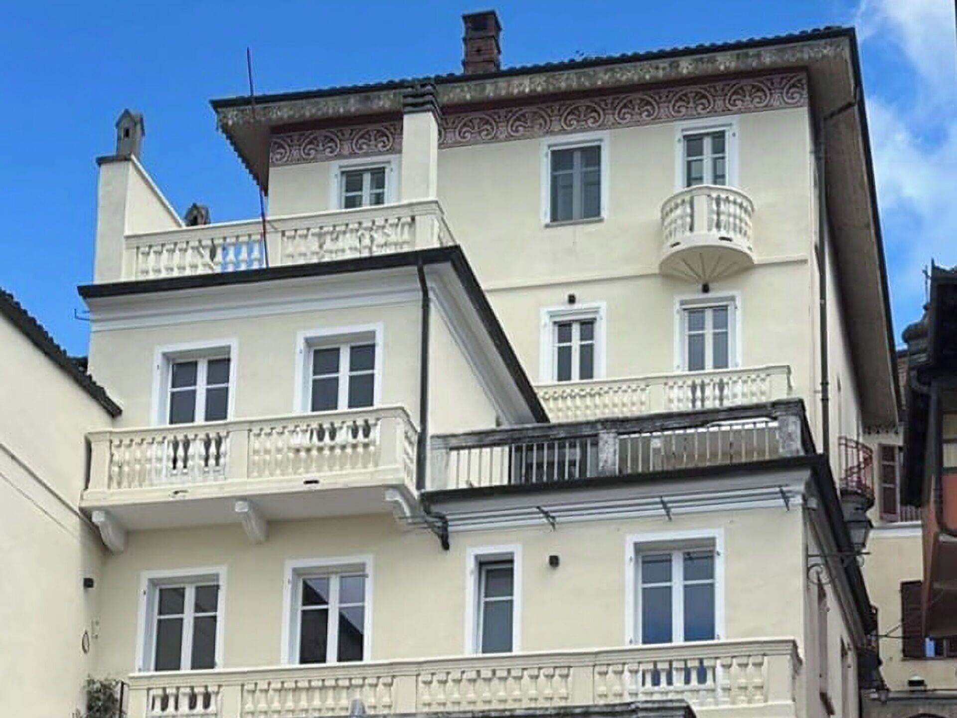 Gebäude, Fenster, Balkon, Zuhause, Wohnung, Formen, Schiebefenster, Farbe, Baluster