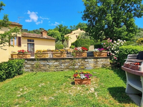 Terrace/patio - Beautiful apartment for 11 people with private pool, WIFI and pets allowed (Pontassieve)