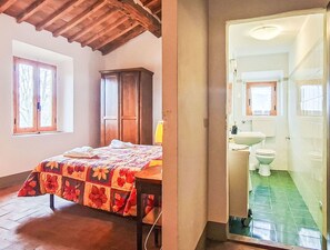 Bathroom - Beautiful apartment for 11 people with private pool, WIFI and pets allowed (Pontassieve)