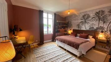 Cortinas opacas, tabla de planchar con plancha, wifi gratis