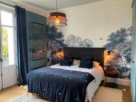 Deluxe Double Room, Garden View | Pillowtop beds, blackout drapes, iron/ironing board, WiFi (free)