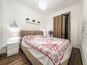Travel cot, free WiFi - Nice apartment for 2 people with A/C, WIFI, private pool, TV and terrace (Termini Imerese)