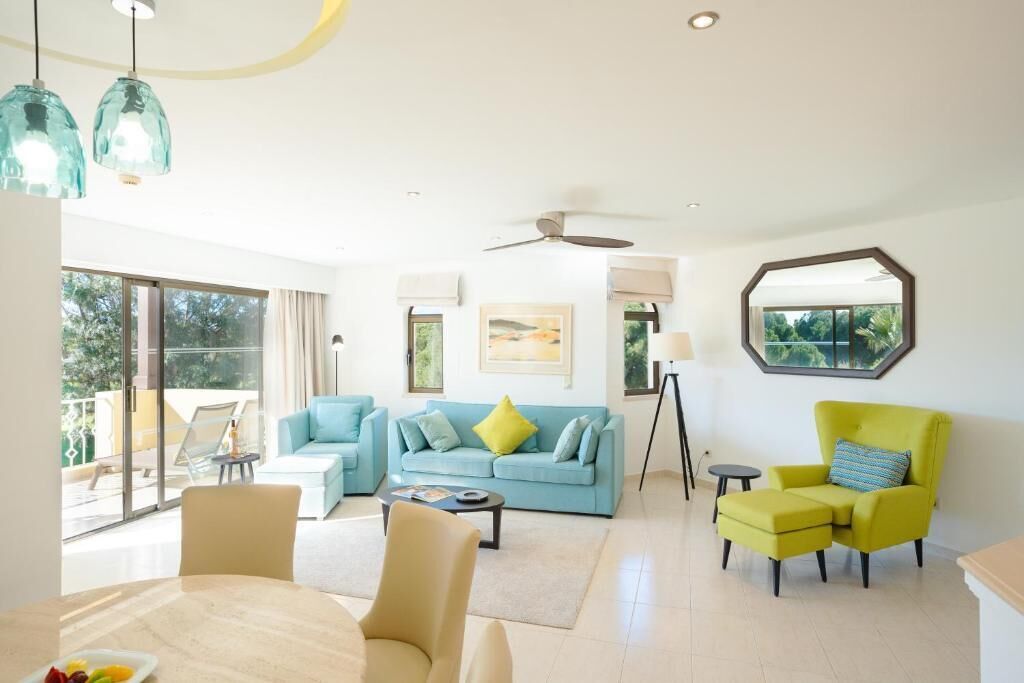 Deluxe Apartment, Balcony, Pool View | Living area