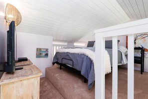 1 slaapkamer, een strijkplank/strijkijzer, reisbedje, gratis wifi
