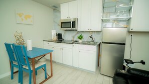 Private kitchen - Vrbo Property (Cape Coral)