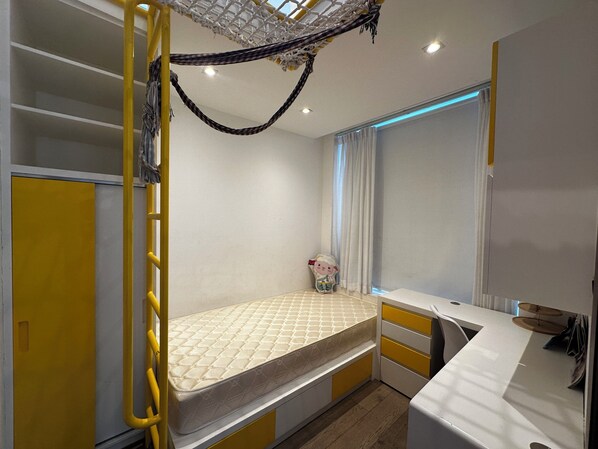 4 habitaciones, tabla de planchar con plancha y wifi gratis