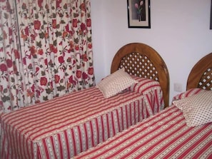 Room - Apartment 100m from the beach (Son Carrió)