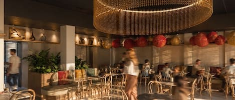 Frukostbuffé varje dag mot avgift