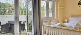 One bed Character Cottage with Parking and Garden